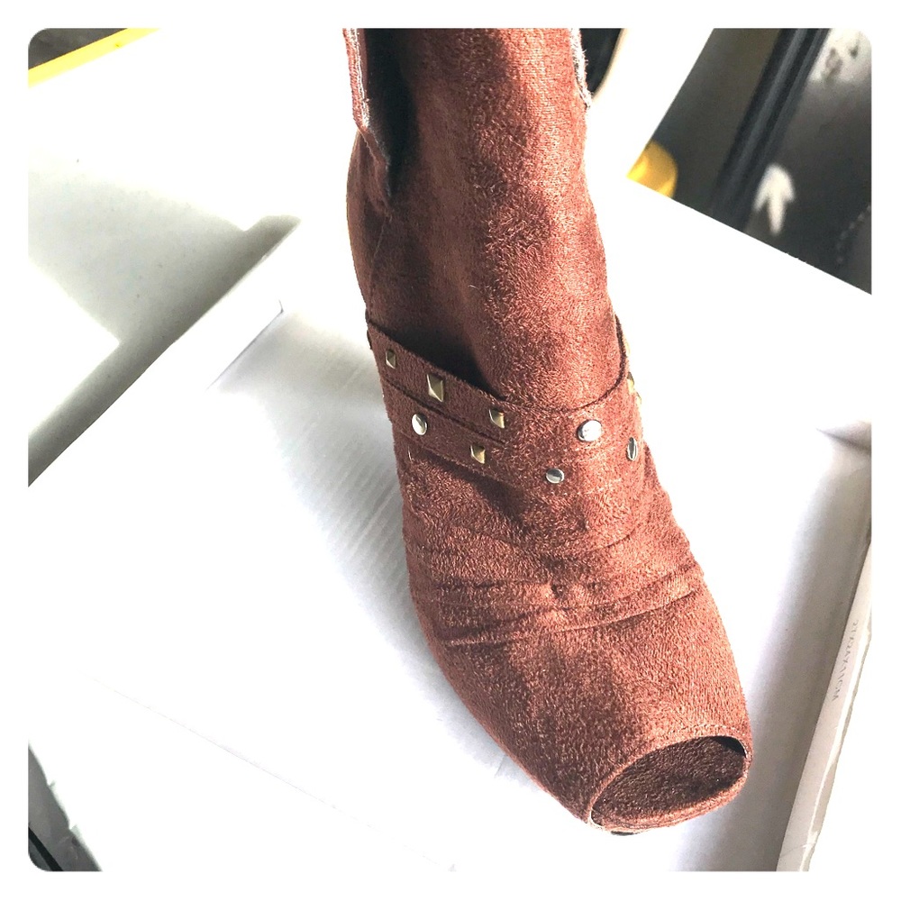 Brown suede open to booties.
